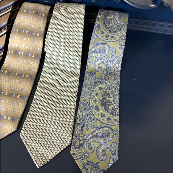 Geoffrey Beene  Elegant Men's Tie Set Bundle - Set of 4 Blue, Gold, Green - Picture 3 of 4